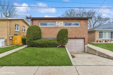 4516 Main St, Skokie, IL 60076