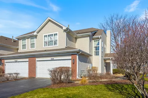 1919 Golden Gate Ln, Naperville, IL 60563