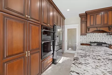 2453 Waterside Dr, Aurora, IL 60502 photo 14