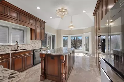 2453 Waterside Dr, Aurora, IL 60502 photo 10