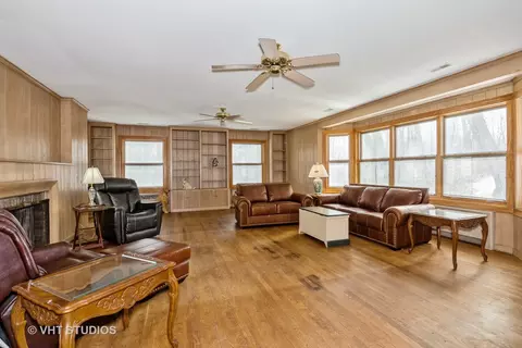 33 W392 Mare Barn Ln, Wayne, IL 60184 photo 6