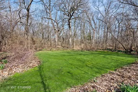 33 W392 Mare Barn Ln, Wayne, IL 60184 photo 5