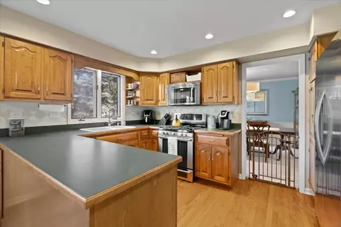 3924 Blackstone Ave, Gurnee, IL 60031 photo 14