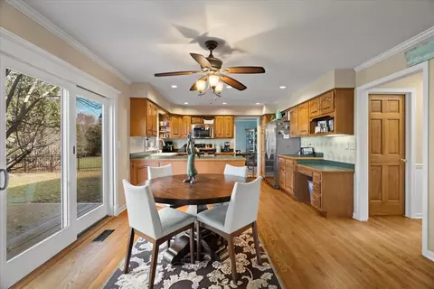 3924 Blackstone Ave, Gurnee, IL 60031 photo 17