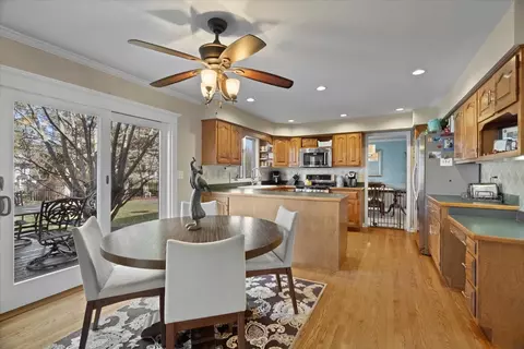 3924 Blackstone Ave, Gurnee, IL 60031 photo 15