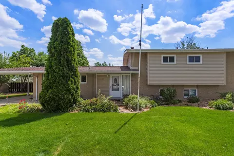 1509 S Pointe Dr, Rantoul, IL 61866
