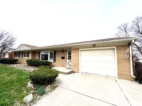 1111 Bakewell Ave, Normal, IL 61761 photo 2