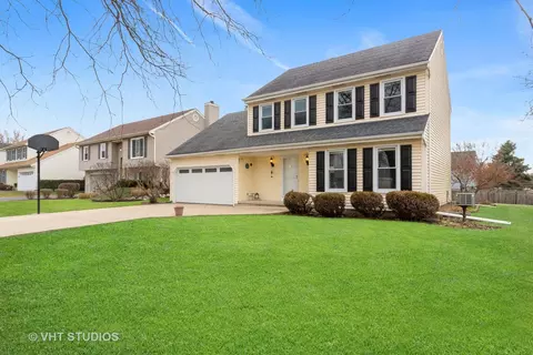 608 Lexington Dr, Geneva, IL 60134