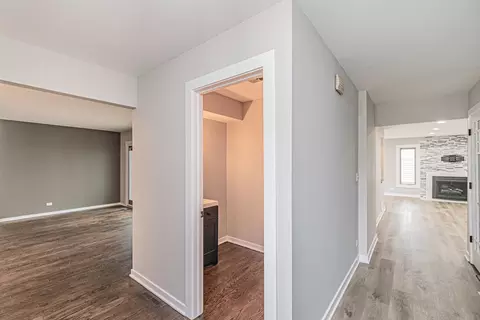 2127 Fox Run Ct, Wheaton, IL 60189 photo 3