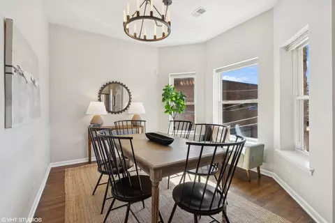 Dining - 1015 W Dakin St #2E, Chicago, IL 60613 photo 2 of 2