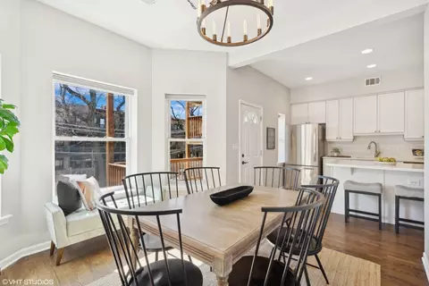 Dining - 1015 W Dakin St #2E, Chicago, IL 60613 photo 1 of 2