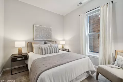 Bedroom - 1015 W Dakin St #2E, Chicago, IL 60613 photo 2 of 3