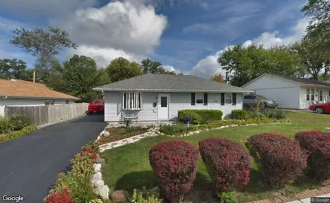 934 Chippewa Cir, Carpentersville, IL 60110