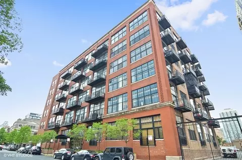 525 W Superior St #431, Chicago, IL 60654