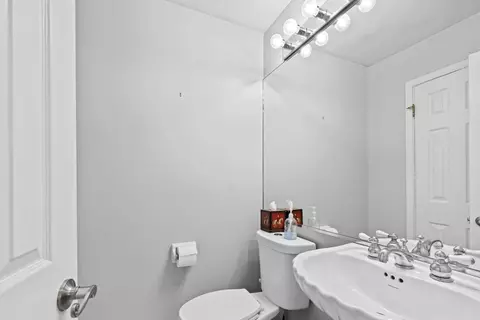 Bath - 1606 W 103rd St, Chicago, IL 60643 photo 1 of 5