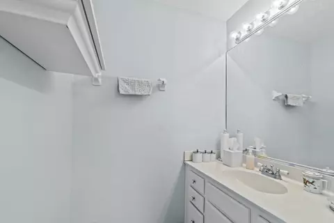 Bath - 1606 W 103rd St, Chicago, IL 60643 photo 5 of 5