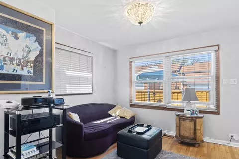 Living - 1606 W 103rd St, Chicago, IL 60643 photo 3 of 7