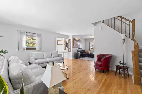 Living - 1606 W 103rd St, Chicago, IL 60643 photo 2 of 7