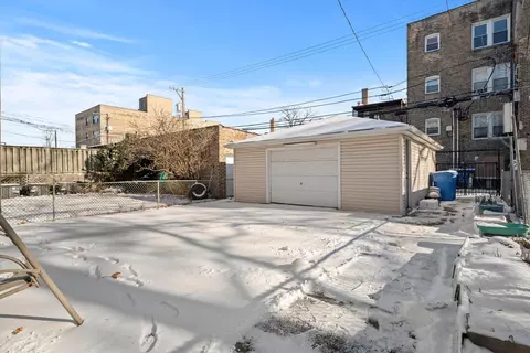 Exterior - 5805 N Artesian Ave, Chicago, IL 60659 photo 2 of 3