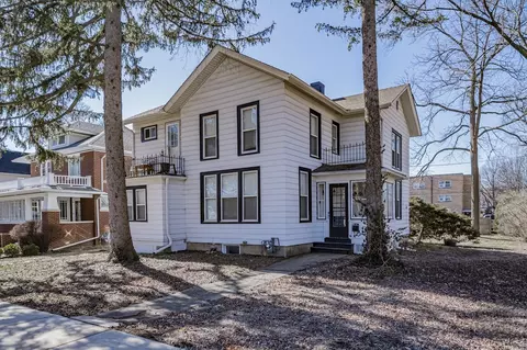 225 N Sleight St, Naperville, IL 60540