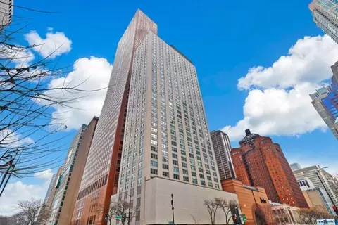 777 N Michigan Ave #1802, Chicago, IL 60611
