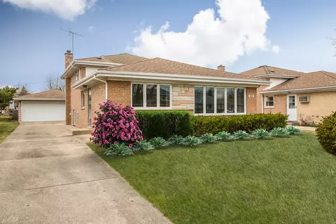 8820 Oleander Ave, Morton Grove, IL 60053