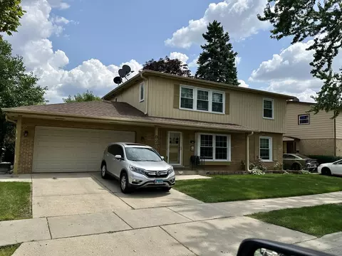 9285 N Courtland Dr, Niles, IL 60714