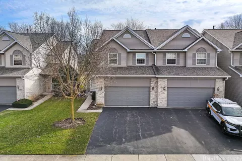 17089 W Cunningham Ct, Libertyville, IL 60048