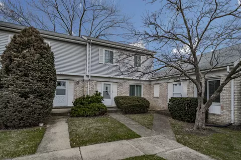 108 Pilgrim Ct, Bolingbrook, IL 60440
