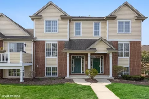 15654 Scotsglen Rd, Orland Park, IL 60462