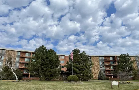 18 E Old Willow Rd #230N, Prospect Heights, IL 60070
