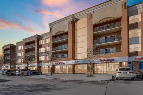 7050 183rd St #205, Tinley Park, IL 60477