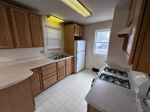Kitchen - 930 Cookane Ave, Elgin, IL 60120 photo 2 of 4