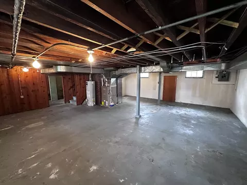 Exterior - 930 Cookane Ave, Elgin, IL 60120 photo 2 of 7