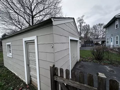 Exterior - 930 Cookane Ave, Elgin, IL 60120 photo 6 of 7