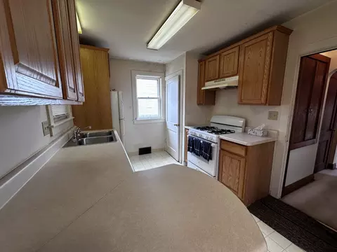 Kitchen - 930 Cookane Ave, Elgin, IL 60120 photo 4 of 4