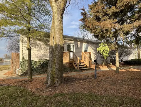 61 Lloyd St, Reddick, IL 60961