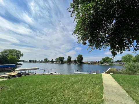 61 Lloyd St, Reddick, IL 60961 photo 2