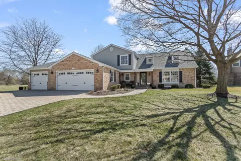 663 W Valley Ln, Palatine, IL 60067