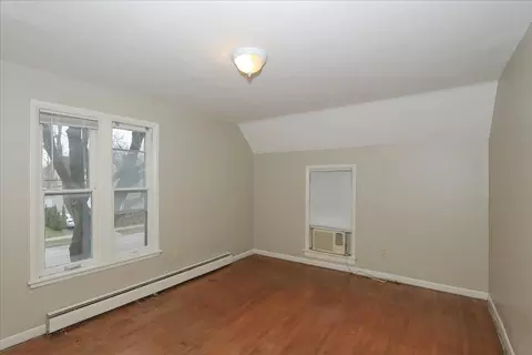 571 Walnut Ave, Elgin, IL 60123 photo 14