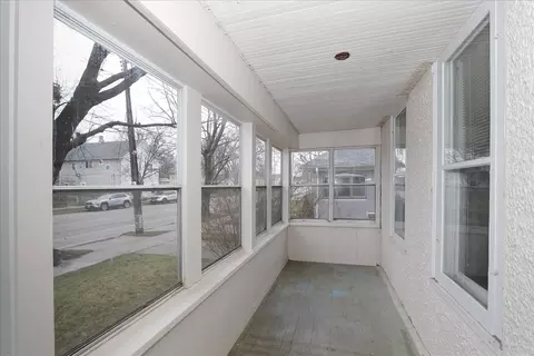 571 Walnut Ave, Elgin, IL 60123 photo 4