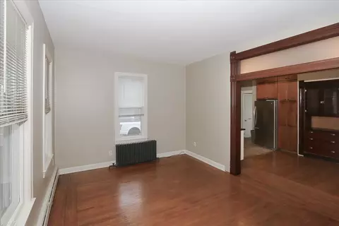 571 Walnut Ave, Elgin, IL 60123 photo 5
