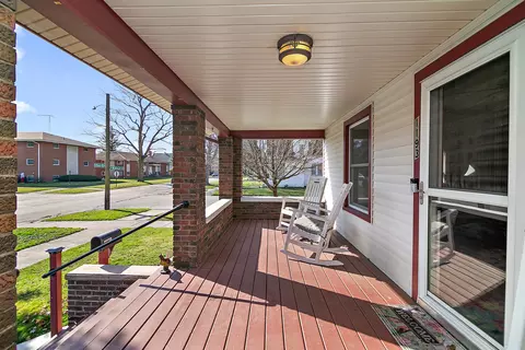Exterior - 1193 S 4th Ave, Kankakee, IL 60901 photo 2 of 6