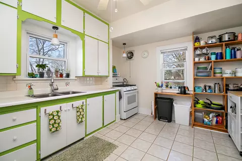 Kitchen - 1193 S 4th Ave, Kankakee, IL 60901 photo 1 of 2