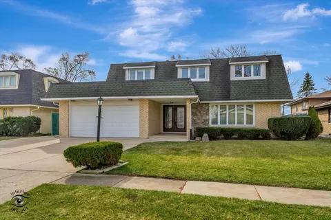 8655 W Sun Valley Dr, Palos Hills, IL 60465