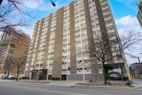 3033 N Sheridan Rd #806, Chicago, IL 60657