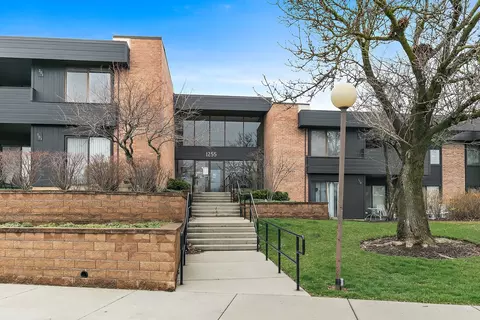 1255 N Sterling Ave #210, Palatine, IL 60067