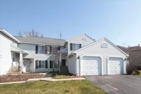 2420 Danbury Dr #A2, Woodridge, IL 60517