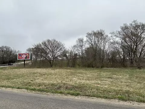 4 N 4250th Rd, Mendota, IL 61342