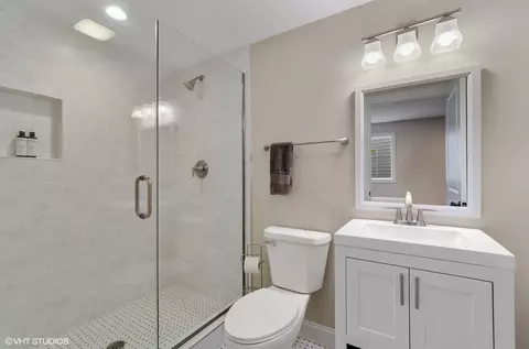 807 Glenshire Rd, Glenview, IL 60025 photo 19